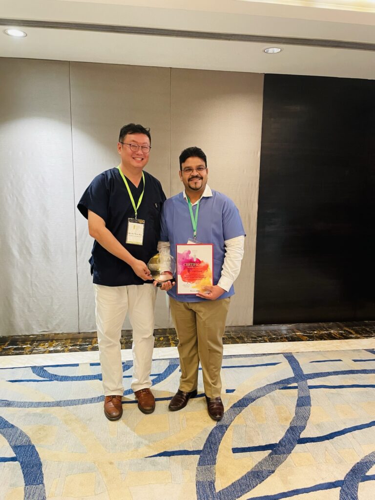 Dr. Mohit Gupta honoured by Dentium India at a DA course